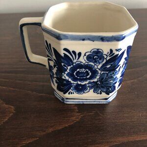 Royal Delft's Blauw Handwerk Japan Square Mugs, 3 1/8"